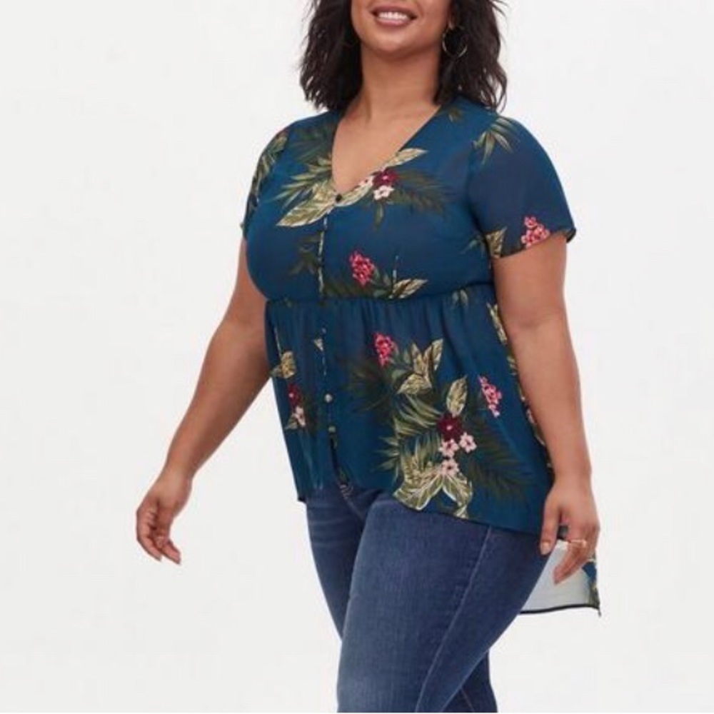 Torrid floral babydoll chiffon high low top.
